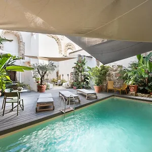 Porta Di Castro Boutique & Pool Hotel
